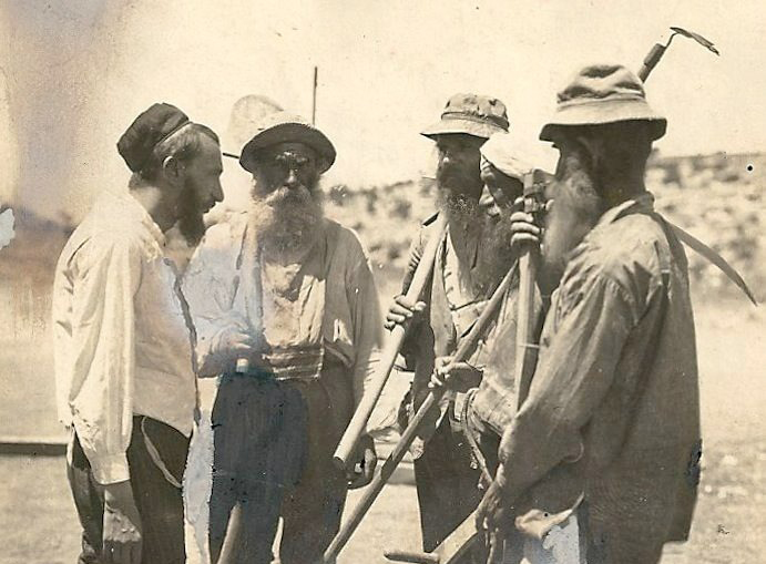 אנשי התפילין והטוריה